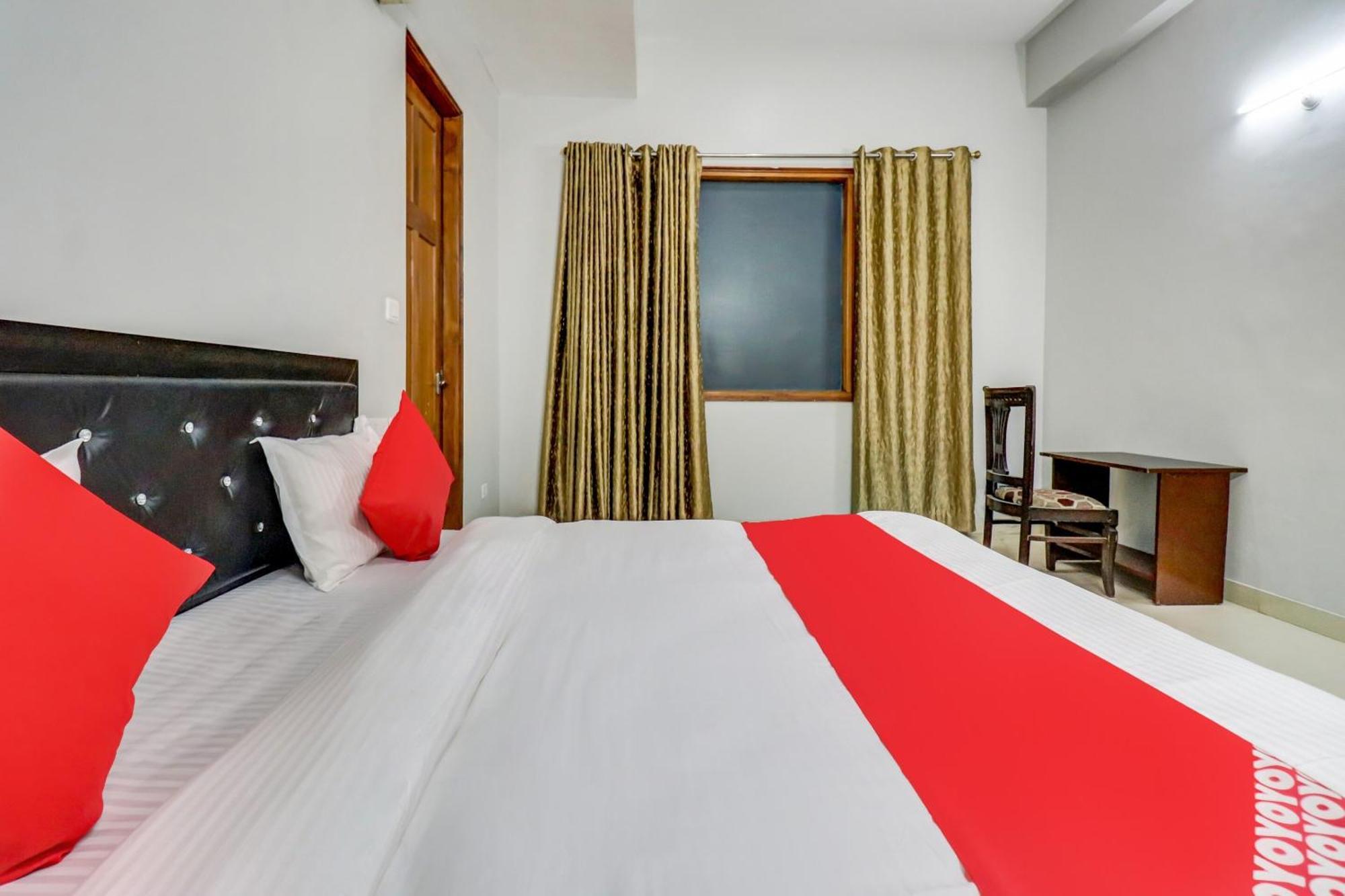 Hotel O Tokyo Chinhat Exterior photo